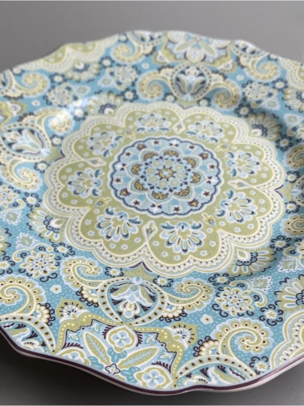 Single 222 Fifth LYRIA TEAL Porcelian Paisley luncheon plate 8.5/8" Scalloped - Picture 5 of 12